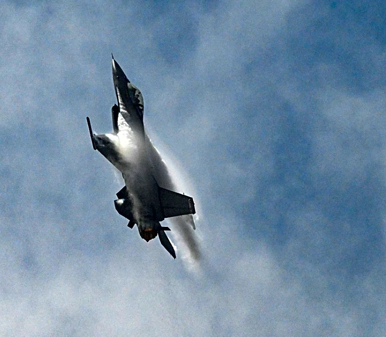 Lockheed Martin confirma el pago de Perú por la compra de 12 aviones de combate F-16