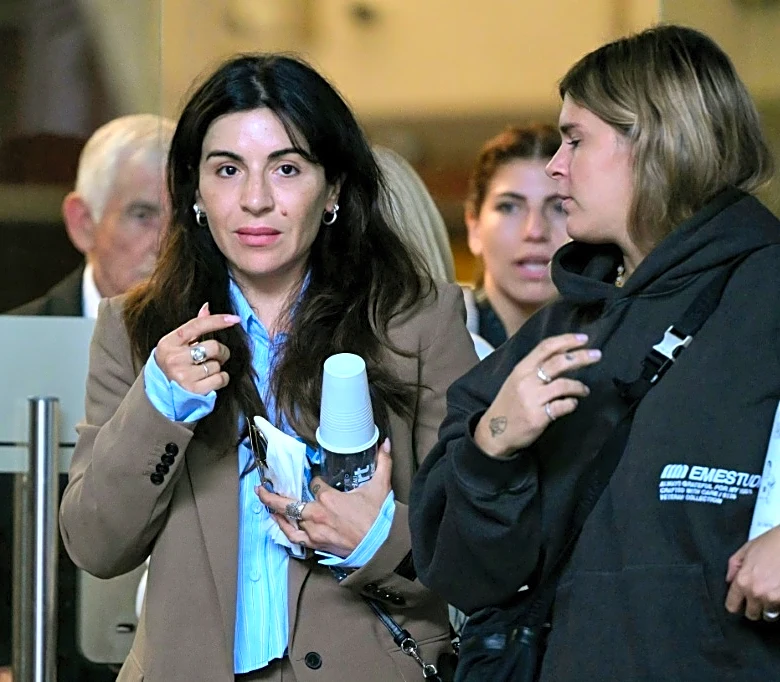 Imágenes del cadáver de Maradona se exhiben por primera vez en el nuevo juicio