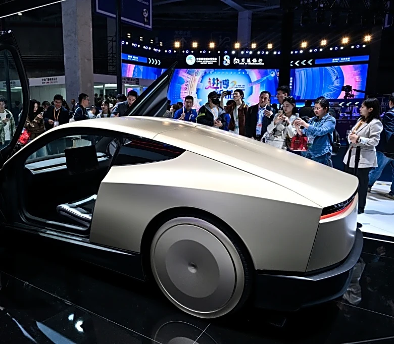 Tesla empieza a producir su "robotaxi", afirma Musk