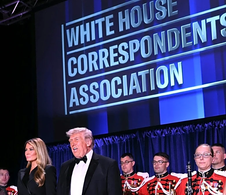 "Odio decir que me siento honrado", comenta Trump después del incidente en la gala