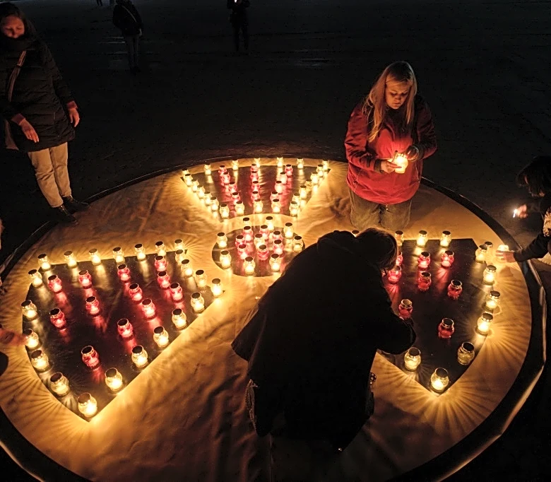 Zelenski acusa a Rusia de "terrorismo nuclear" en el 40ª aniversario de Chernóbil