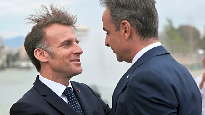 Macron pide "reaccionar" frente a las críticas de EEUU, Rusia y China
