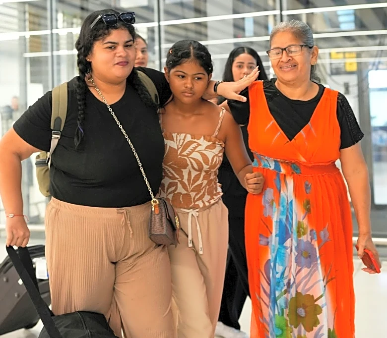 Llegan a Panamá tres mujeres de 10 detenidos en Cuba en febrero