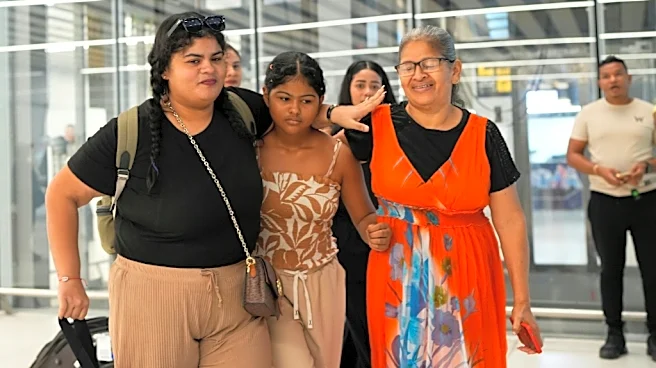 Llegan a Panamá tres mujeres de 10 detenidos en Cuba en febrero