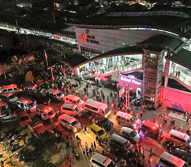 Choque de dos trenes en Indonesia deja 15 muertos y decenas de heridos