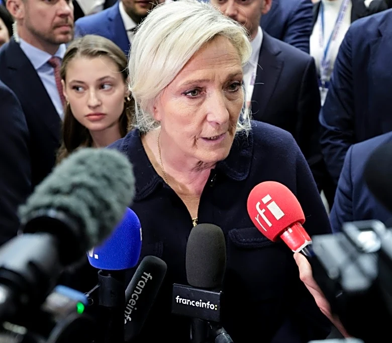 Le Pen quiere una segunda vuelta en las presidenciales francesas contra un partido centrista