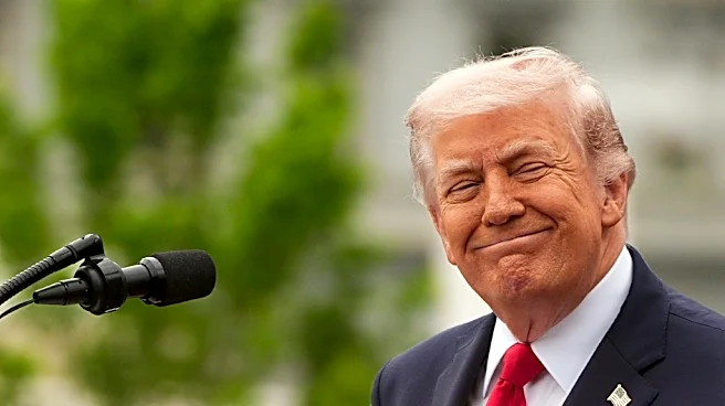 Trump pondrá su foto en los pasaportes estadounidenses
