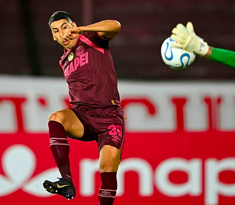 Cruzeiro corta invicto de Boca en la Libertadores 2026; Central brilla en Caracas