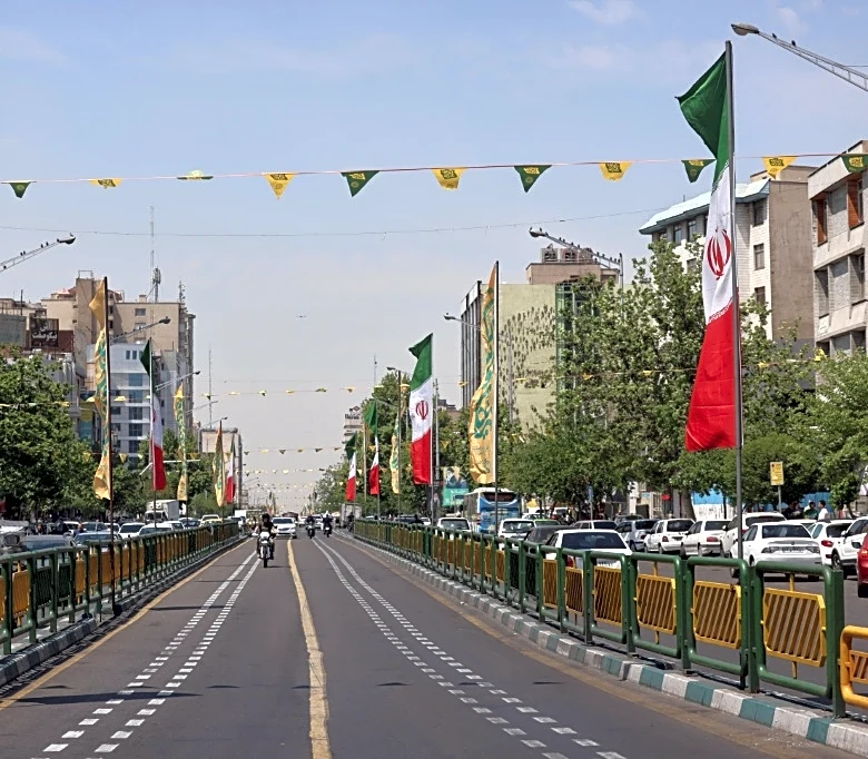 Irán desafía el bloqueo de EEUU y el precio del petróleo se dispara