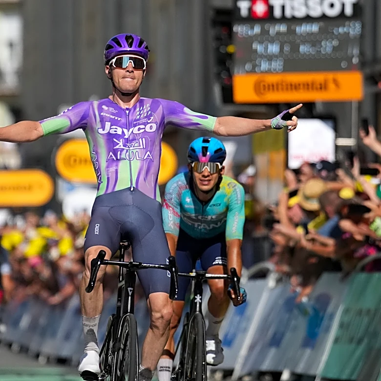 Schmid gana la larga 13ra etapa del Tour y Pogacar mantiene con seguridad el liderato general