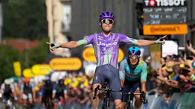 Schmid gana la larga 13ra etapa del Tour y Pogacar mantiene con seguridad el liderato general