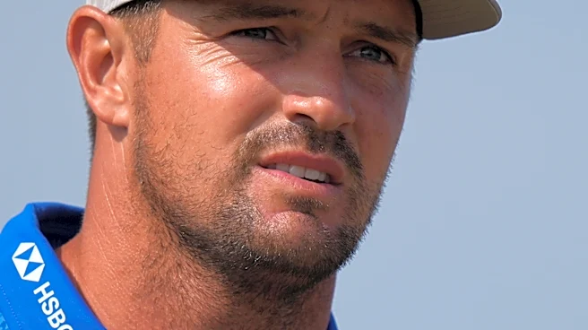 DeChambeau recibe penalización de 2 golpes en dramático fallo nocturno del Abierto Británico