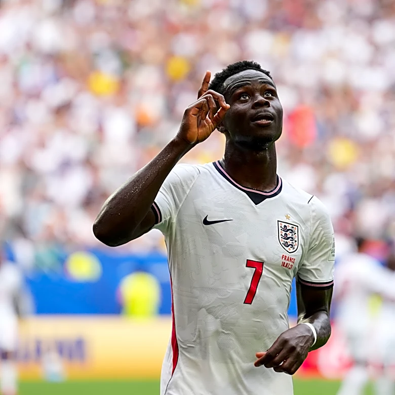 Triplete de Saka da 3er sitio del Mundial a Inglaterra, que vence 6-4 a Francia en un partido loco