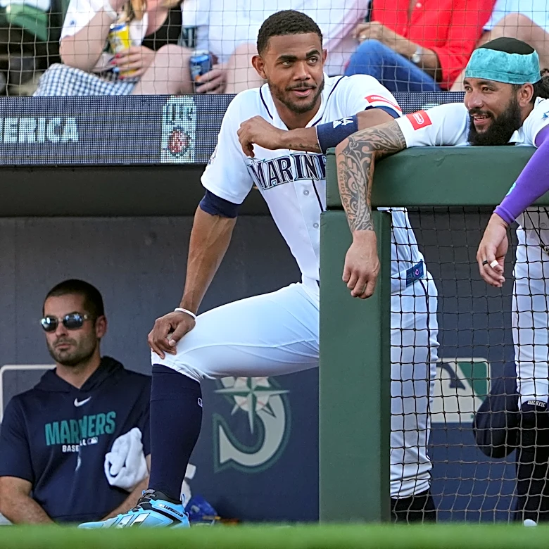 Elevado de sacrificio de Rodríguez ayuda a Marineros a dejar en el terreno por 4-3 a los Gigantes
