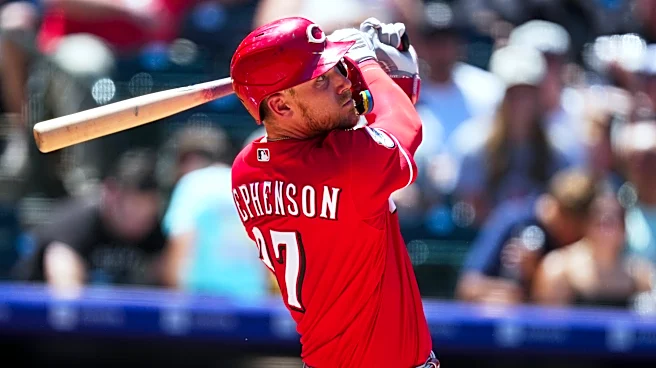 Stephenson sacude 2 jonrones y los Rojos resisten 3 de Goodman para vencer 9-6 a Rockies