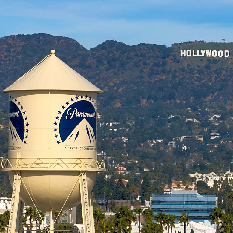 Juez ordena a Paramount y Warner frenar la fusión al menos 2 semanas, a pedido de estados