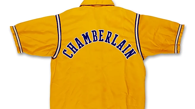 Chaqueta de los Lakers de Wilt Chamberlain se vende por más de 89K en subasta