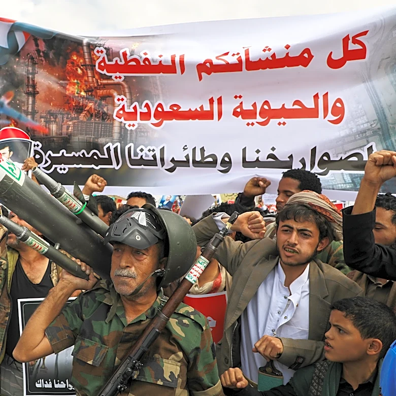 Los hutíes de Yemen dicen que bloquearán el transporte marítimo saudí en la entrada del mar Rojo