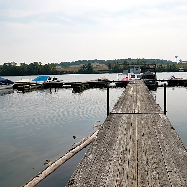 Cinco personas mueren ahogadas al tratar de salvar a un nadador en apuros en un río de Ohio