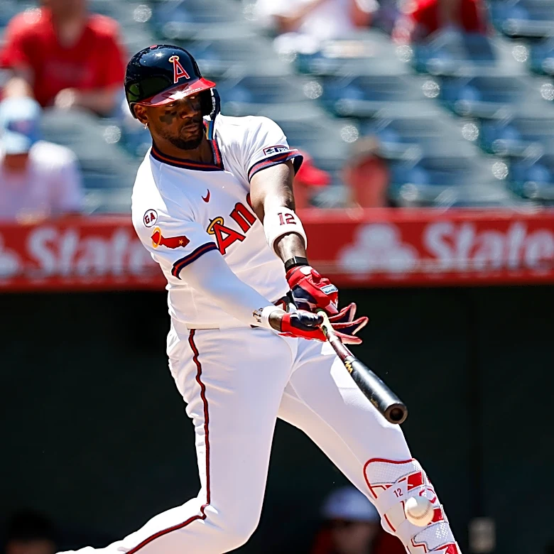Hit de Grissom y pelotazo a Adell dan a Angelinos triunfo 3-2 ante Cardenales