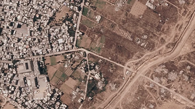 Israel construye una barrera de tierra de varios kilómetros dentro de Gaza y consolida su división