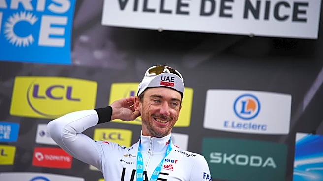 Conductor furioso confronta a Brandon McNulty antes de la contrarreloj del Tour de Francia