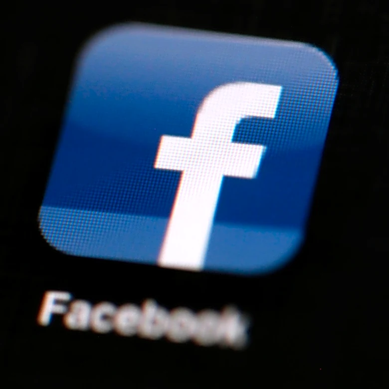 Legisladores en Francia aprueban prohibición de redes sociales para menores de 15 años