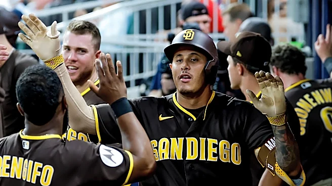 Machado dispara 2 vuelacercas; Tatis conecta el más largo del año y Padres vencen 8-3 a Bravos