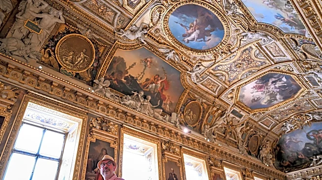 El Louvre reabre la Galería de Apolo tras un audaz robo, pero no hay joyas en exhibición