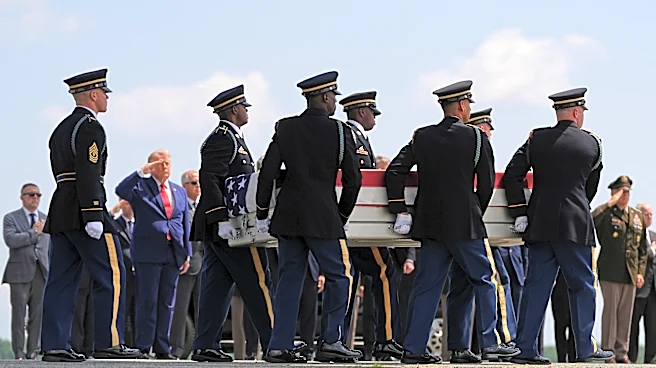 Trump recibe restos de cuatro soldados caídos en la guerra