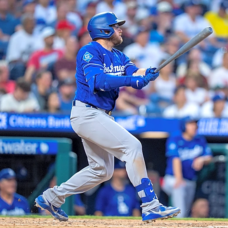 Max Muncy conecta jonrón de la ventaja y Dodgers vencen a Filis por 9-5