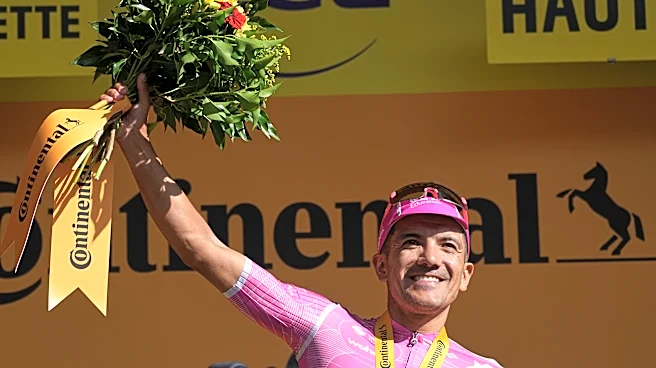 Carapaz remata con clase y gana la 18va etapa del Tour de Francia. Pogacar mantiene liderato general