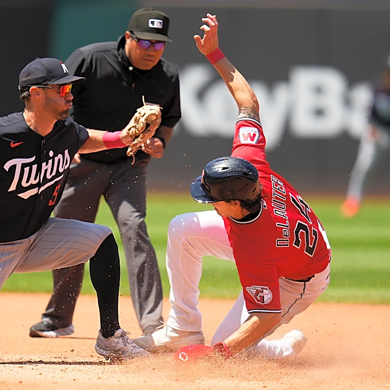 Larnach y Keaschall impulsan en la 12da y Mellizos vencen 3-1 a Guardianes para dividir serie