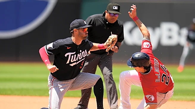 Larnach y Keaschall impulsan en la 12da y Mellizos vencen 3-1 a Guardianes para dividir serie