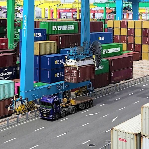 China impone controles de exportación a 14 entidades de la UE por sanciones sobre Rusia