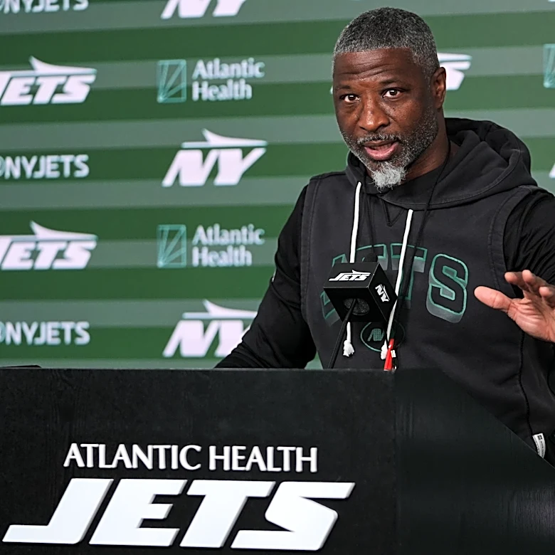 Aaron Glenn, Todd Bowles y Zac Taylor sobresalen entre técnicos de la NFL en la mira