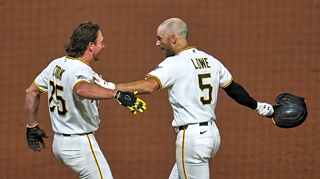 Brandon Lowe impulsa la carrera del triunfo en la 10ma y los Piratas vencen 3-2 a Diamondbacks