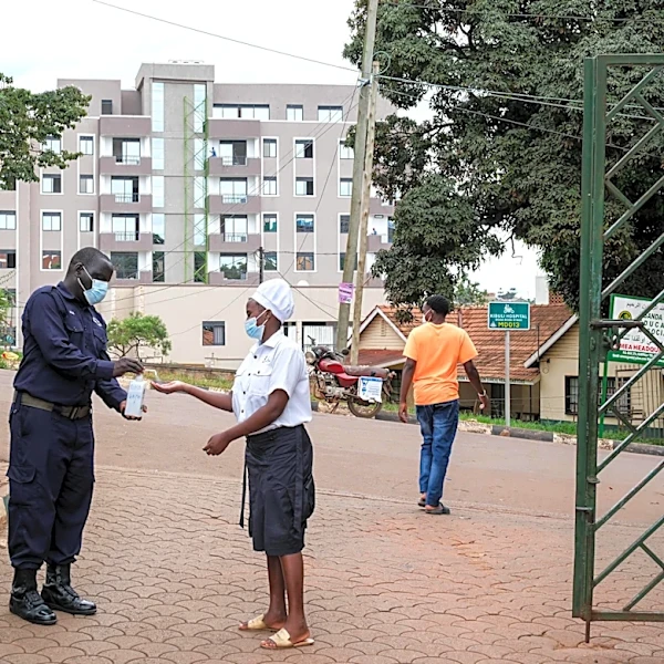 Uganda se declara libre de ébola tras dar de alta al último paciente en junio