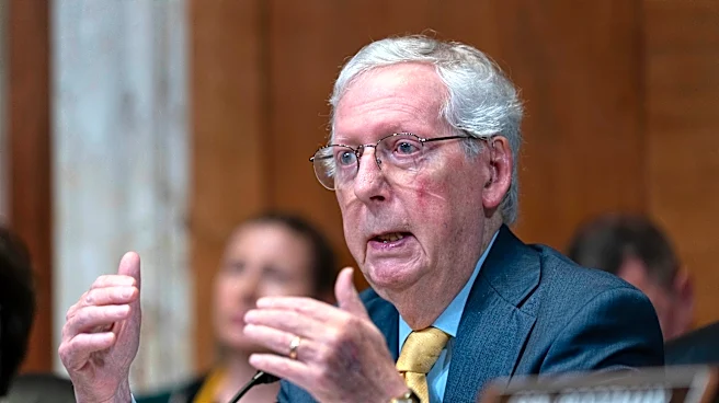 Gobernador de Kentucky exige que el senador McConnell pruebe que está apto para servir o renuncie