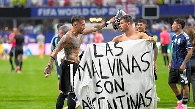 La FIFA abre procedimiento a Argentina por pelea y pancarta de las Malvinas en el Mundial