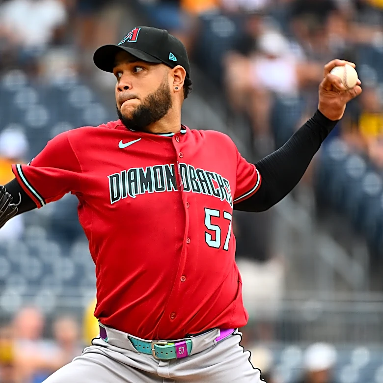 Rodríguez lanza 8 entradas, Moreno pega jonrón de 2 carreras y Diamondbacks vencen 3-0 a Piratas