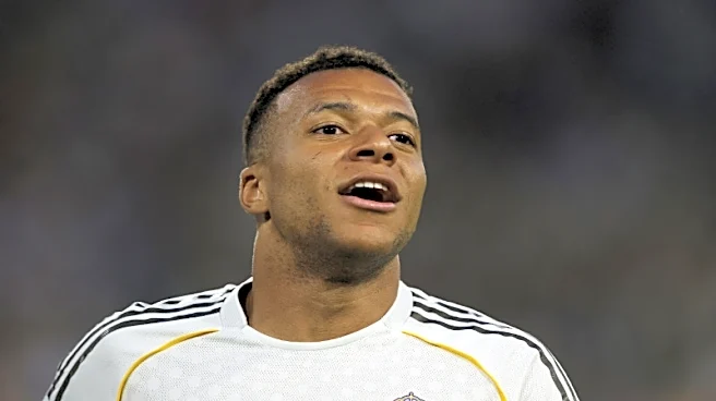 El delantero francés Mbappé sufre una lesión muscular semanas antes del Mundial