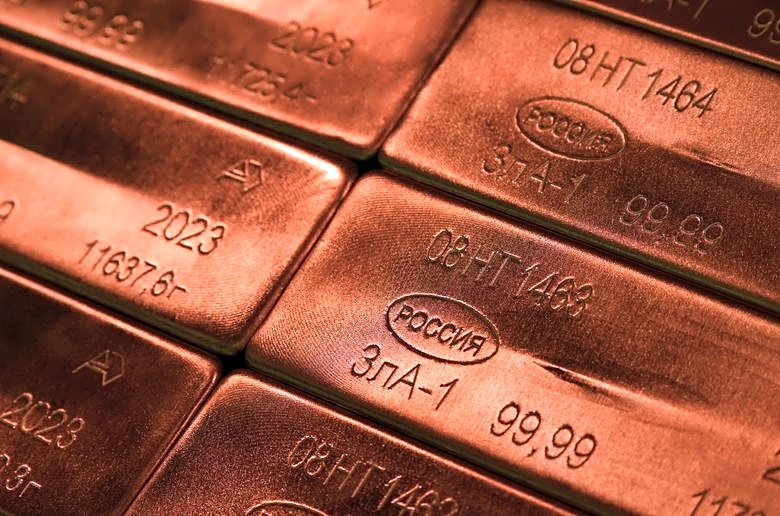 El oro cae a mínimo de tres semanas ante aumento de precios del petróleo