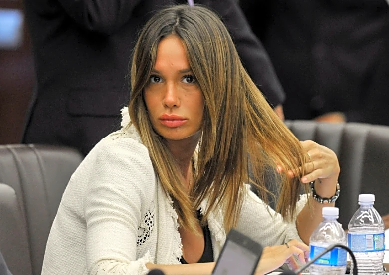 Jueces italianos lanzan investigación urgente sobre indulto concedido a antigua chica de Berlusconi