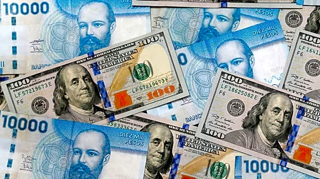 Monedas en A.Latina retroceden por avance global del dólar y en espera de la Fed