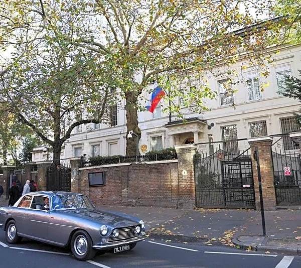 Reino Unido expulsa a diplomático ruso en represalia por las acusaciones de espionaje de Moscú