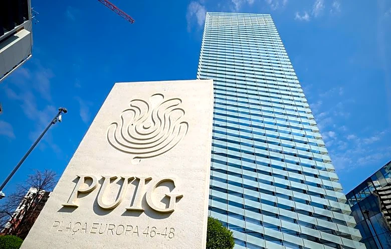 Estée Lauder baraja una oferta por Puig de entre 18 y 19 euros por acción, según una fuente