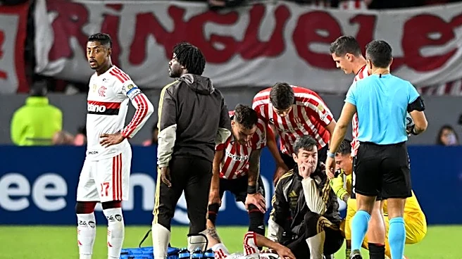 Uruguayo Arrascaeta luchará por recuperarse a tiempo para el Mundial tras fracturarse la clavícula