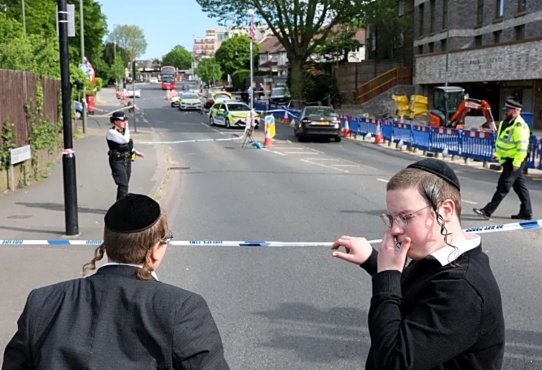 Un hombre británico comparece ante tribunal por apuñalamiento de dos judíos en Londres