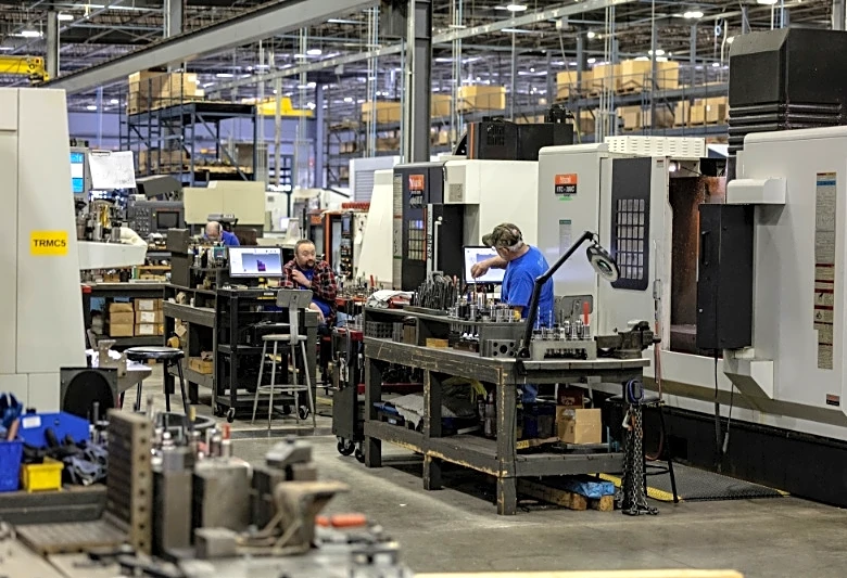 El sector manufacturero de EEUU, estable en abril pero con costos en alza por la guerra